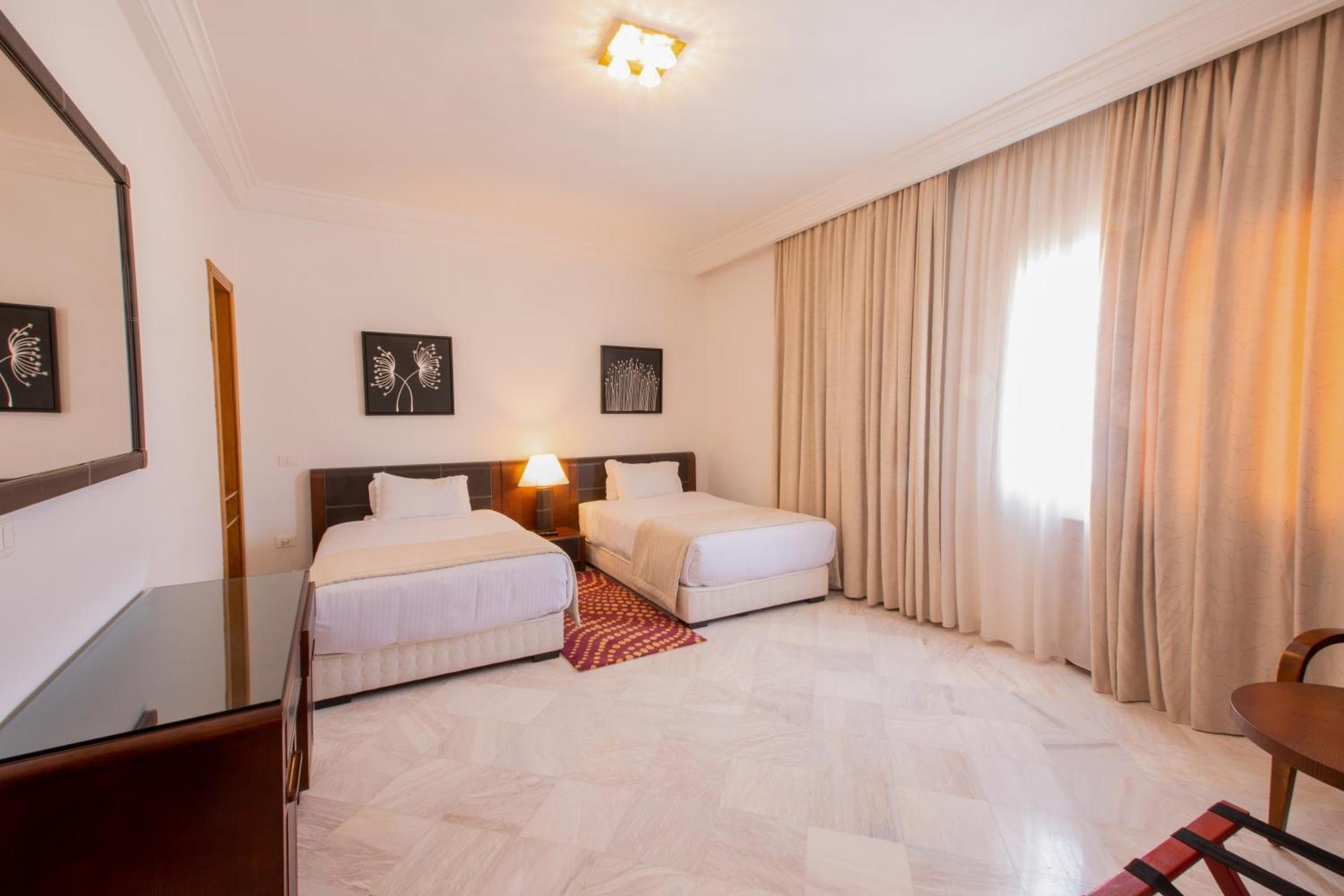 The Penthouse Suites Hotel Arjána Kültér fotó