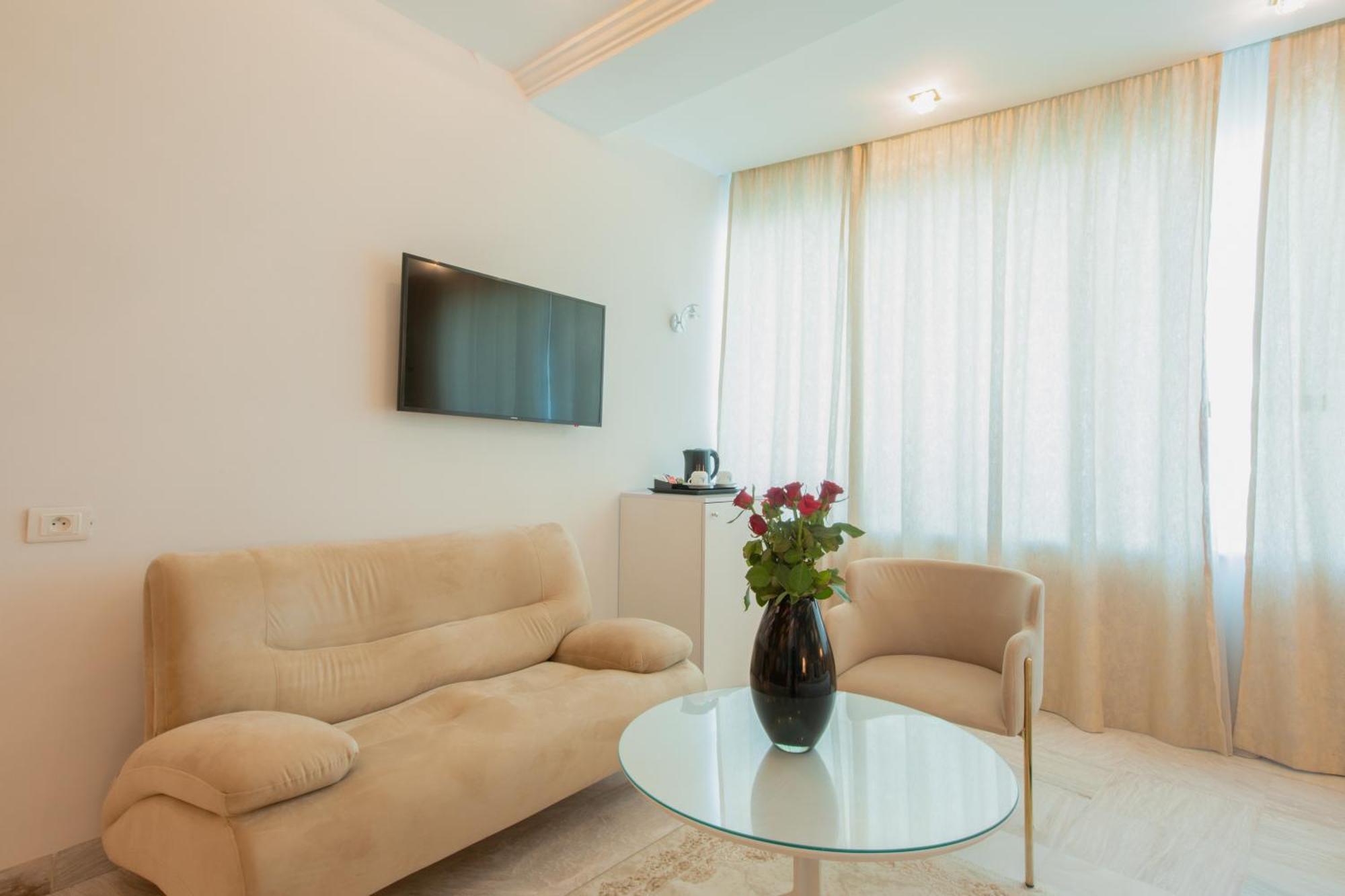 The Penthouse Suites Hotel Arjána Kültér fotó
